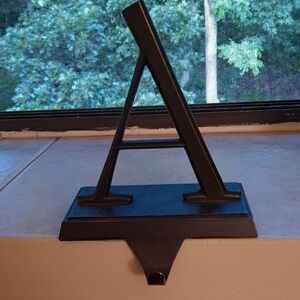 Black Metal Easel Stand